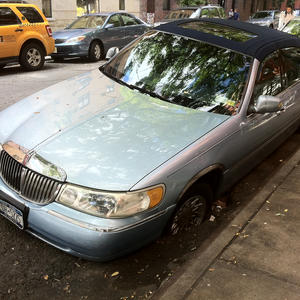 The asphalt pits of Manhattan claim another Lincoln.
